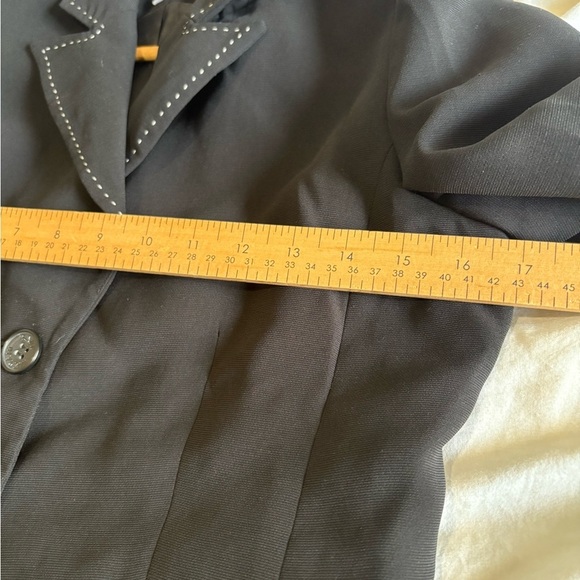 Isaac Mizrahi black structured blazer white stitch detail size 8 - Picture 6 of 9